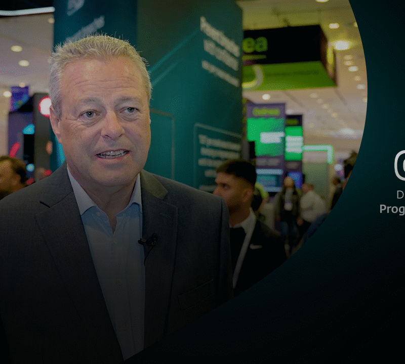 Tony Anscombe spreekt bij de ESET-stand over CVE en AI tijdens RSA Conference 2025.