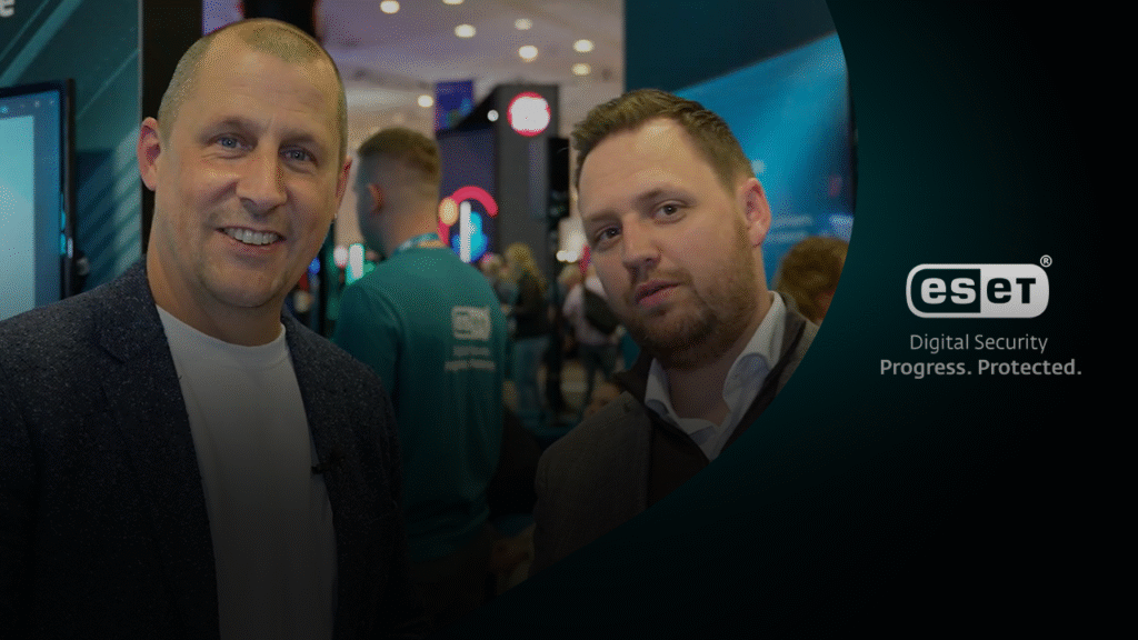 Dave Maasland in gesprek met Harm Teunis voor de ESET-stand op beursdag 1 van RSA Conference 2025.